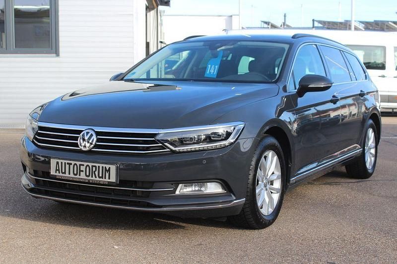 Grau Gebraucht 2018 VW Passat Kombi | 10.888 € (Superpreis) - Bild 1/4