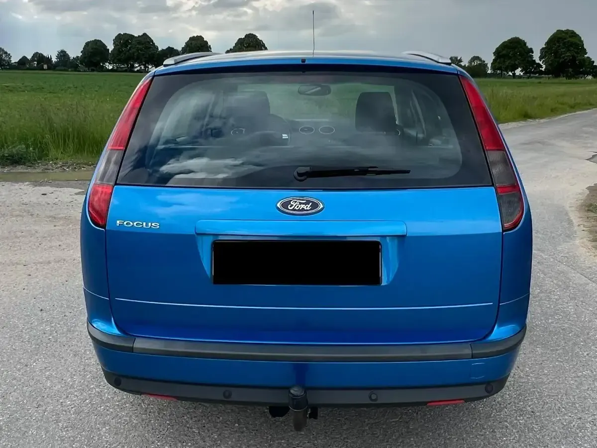 Gebraucht Ford Focus Ghia 116 PS (85 kW) 2006 Blau Kombi