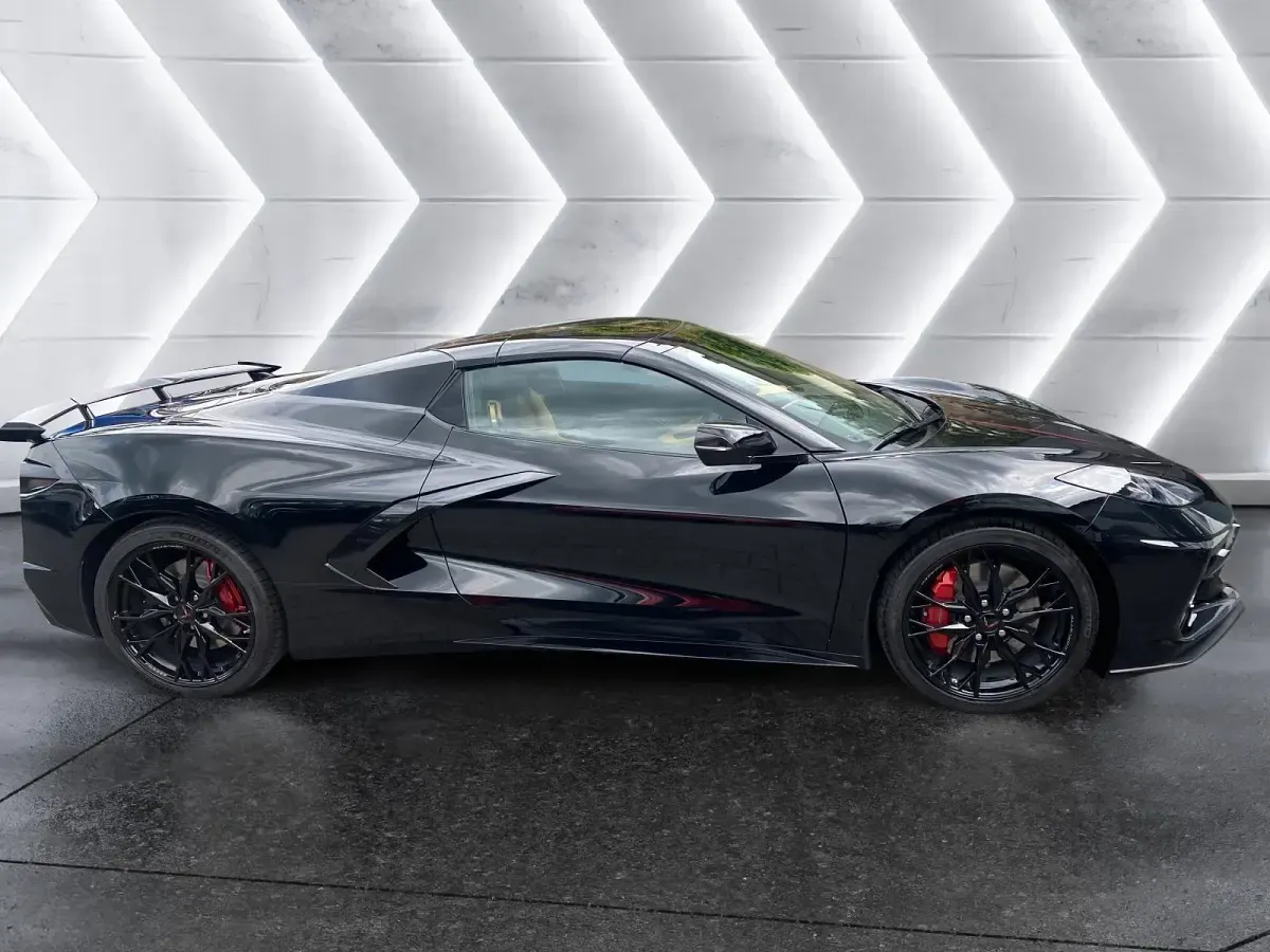 Neu Corvette C8 482 PS (354 kW) 2026 Schwarz Cabrio