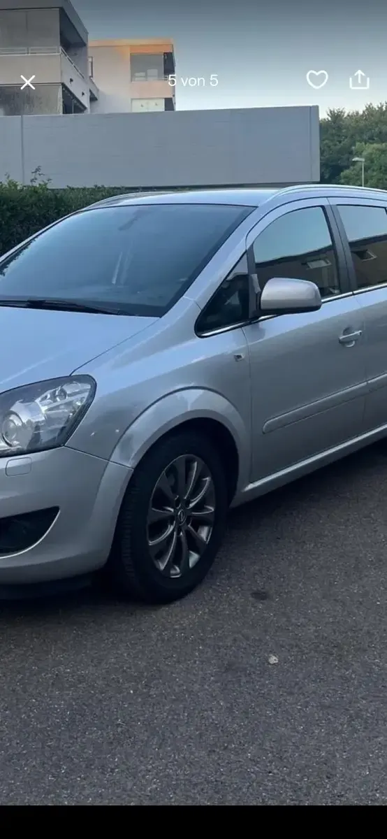 Gebraucht Opel Zafira 125 PS (91 kW) 2011 Silber Van / Kleinbus
