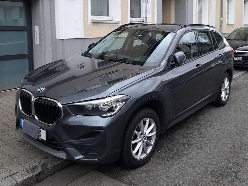 Gebraucht BMW X1 116 PS (85 kW) 2022 Grau SUV