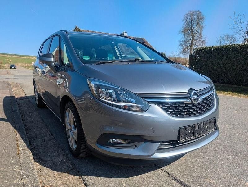 Gebraucht Opel Zafira Tourer 136 PS (100 kW) 2017 Grau Van / Kleinbus