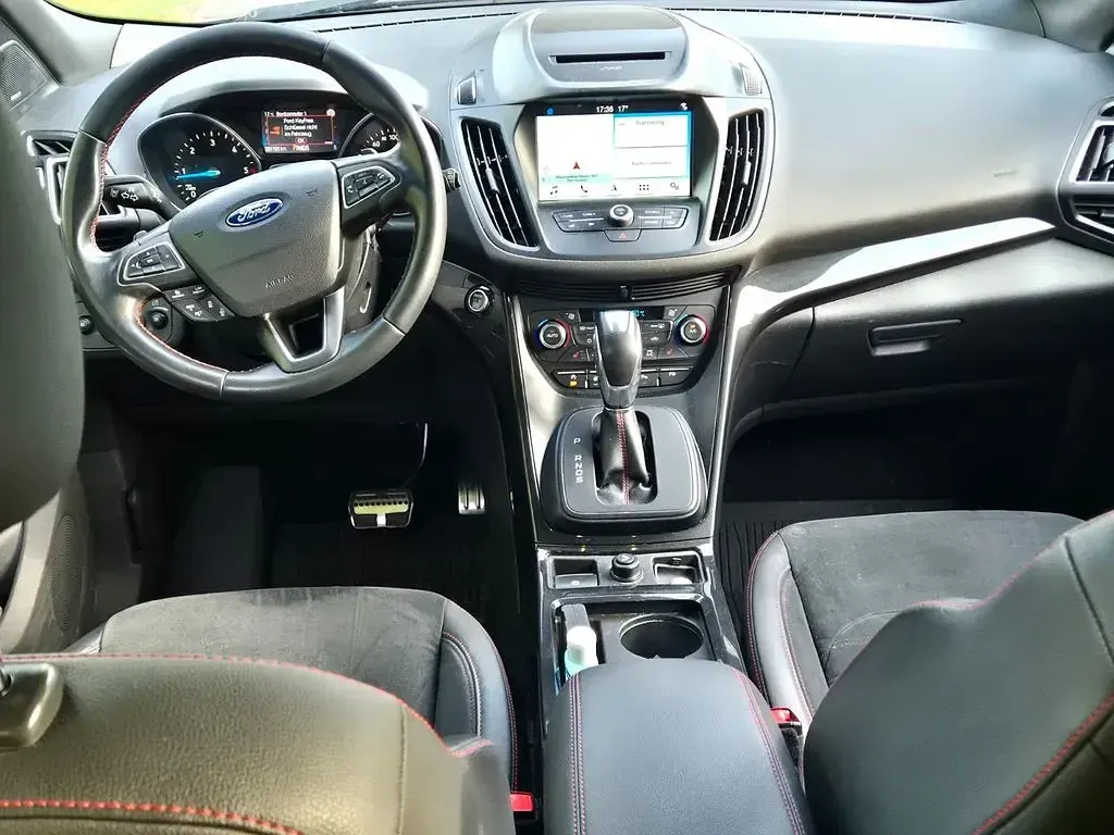 Gebraucht Ford Kuga ST-Line 150 PS (110 kW) 2018 Schwarz SUV