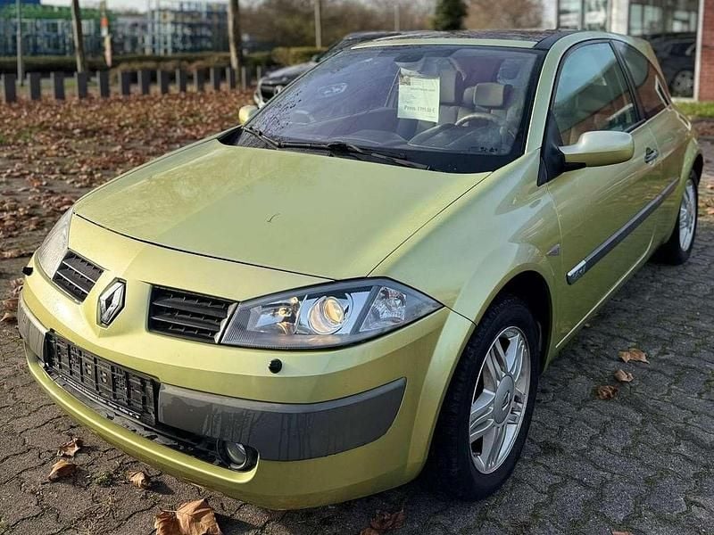 Grün Gebraucht 2003 Renault Mégane Coupé Privilege Coupé | 1.999 € - Bild 1/4