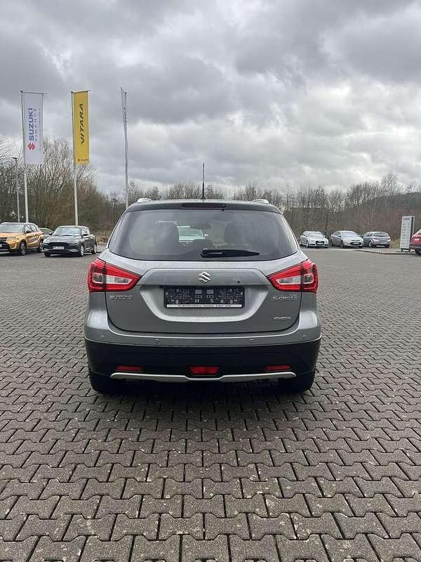 Gebraucht Suzuki SX4 Comfort+ 140 PS (102 kW) 2020 Grau Limousine