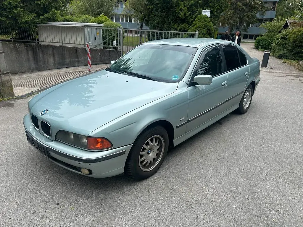 Gebraucht BMW 520 150 PS (110 kW) 1999 Silber Limousine