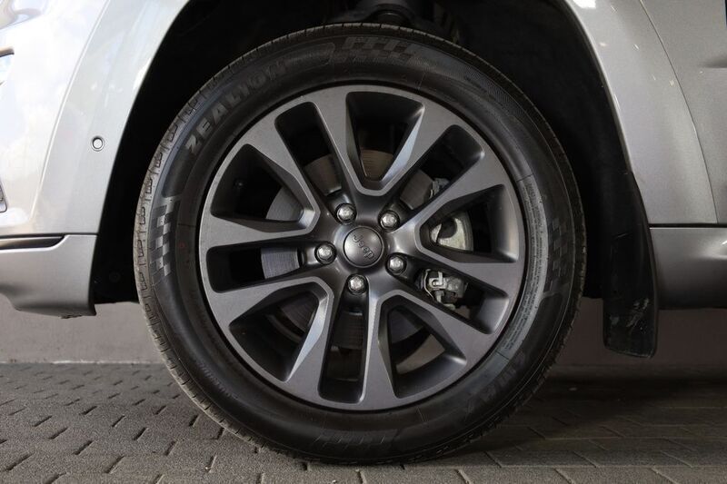 Gebraucht Jeep Grand Cherokee 352 PS (258 kW) 2019 Billet silver metallic clearco SUV