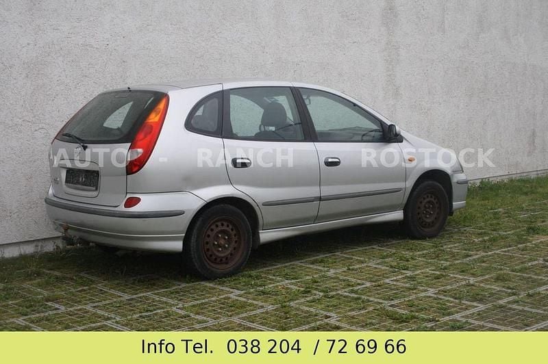 Gebraucht Nissan Almera Tino 116 PS (85 kW) 2004 Silber Van / Kleinbus