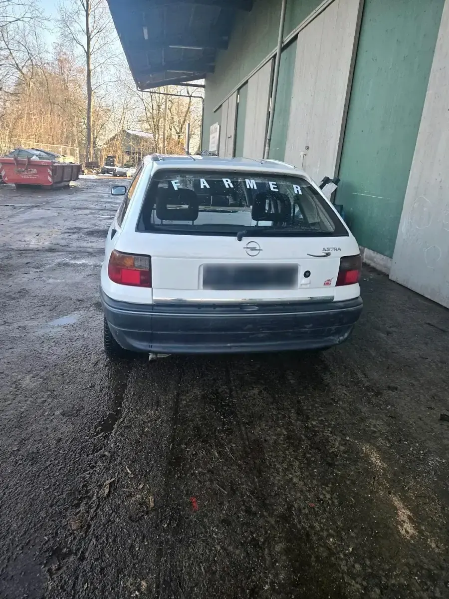Gebraucht Opel Astra 60 PS (44 kW) 1996 Weiß Kombi
