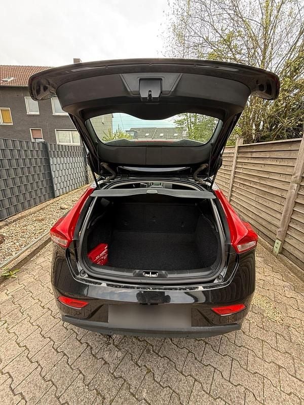 Gebraucht Volvo V40 114 PS (83 kW) 2015 Schwarz Limousine