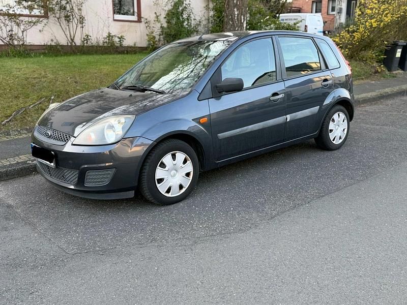 Gebraucht Ford Fiesta Ambiente 69 PS (50 kW) 2007 Grau Kleinwagen