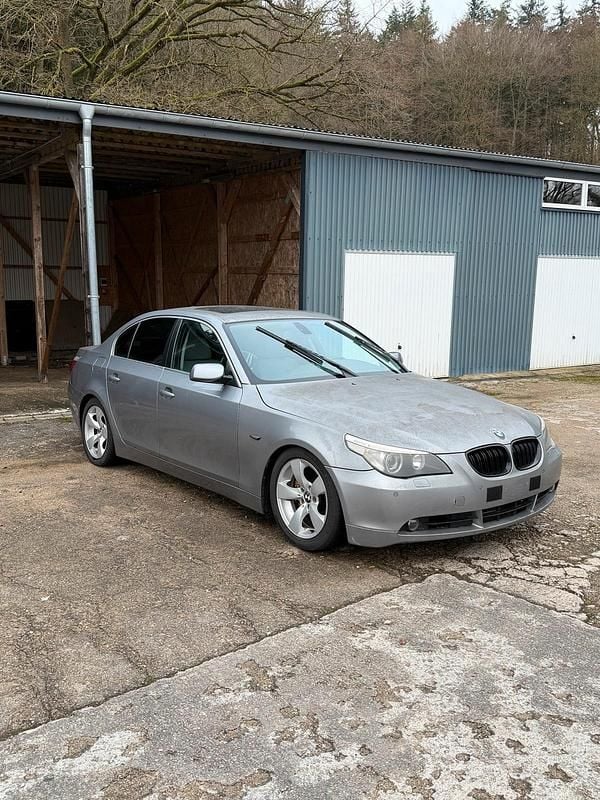 Gebraucht BMW 530 258 PS (189 kW) 2005 Silber Limousine