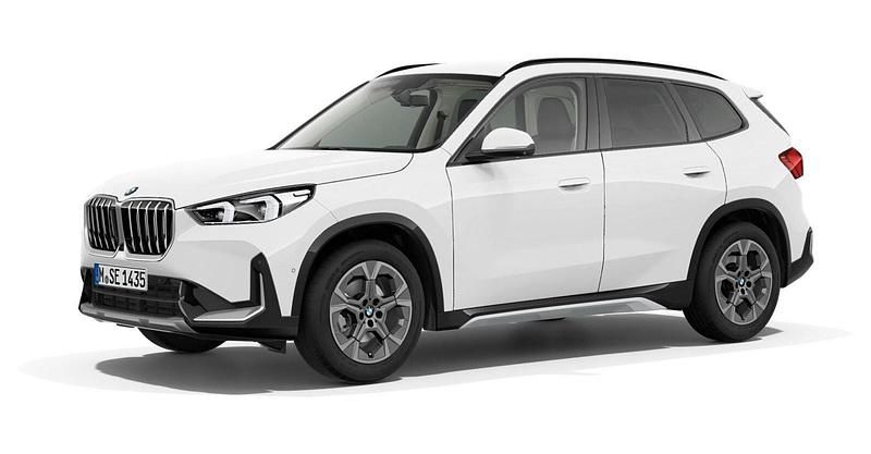 Weiß Gebraucht 2025 BMW X1 Comfort Edition SUV | 45.272 € (Superpreis) - Bild 1/4