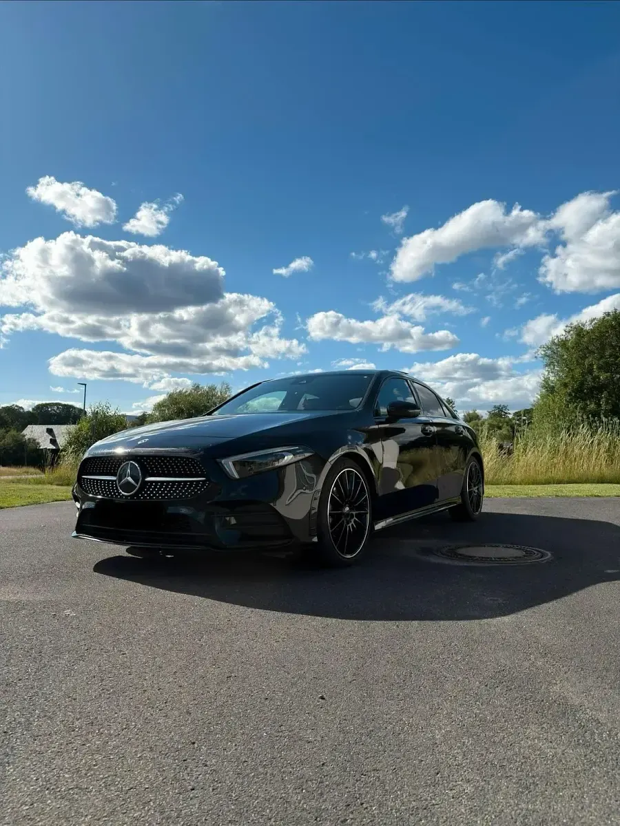 Gebraucht Mercedes A200 AMG line 163 PS (119 kW) 2021 Schwarz Limousine