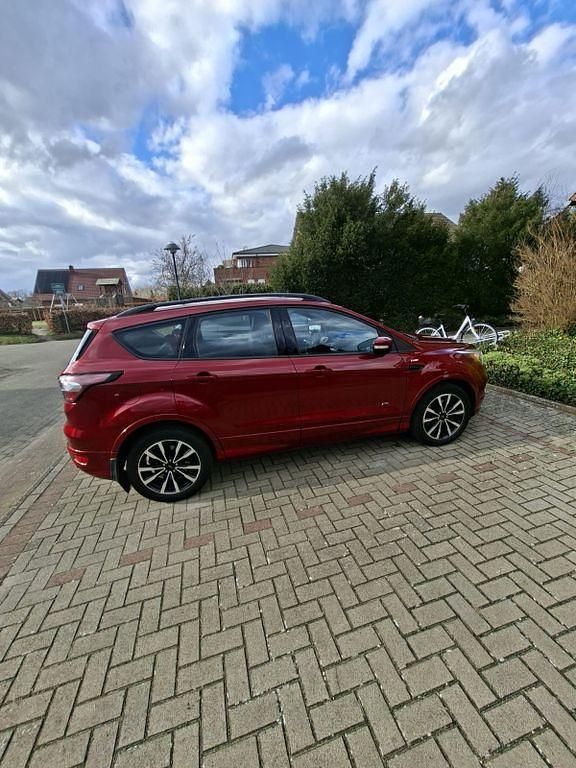 Gebraucht Ford Kuga ST-Line 179 PS (131 kW) 2017 Rot SUV