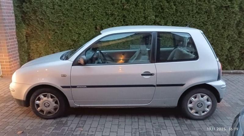 Grau Gebraucht 2001 Seat Arosa Kleinwagen | 500 € (Superpreis) - Bild 1/4