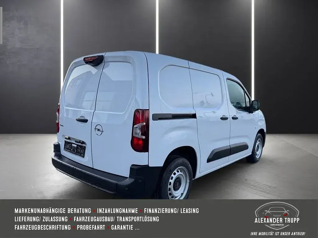 Używany Opel Combo 102 KM (75 kW) 2026 Biały Minivan