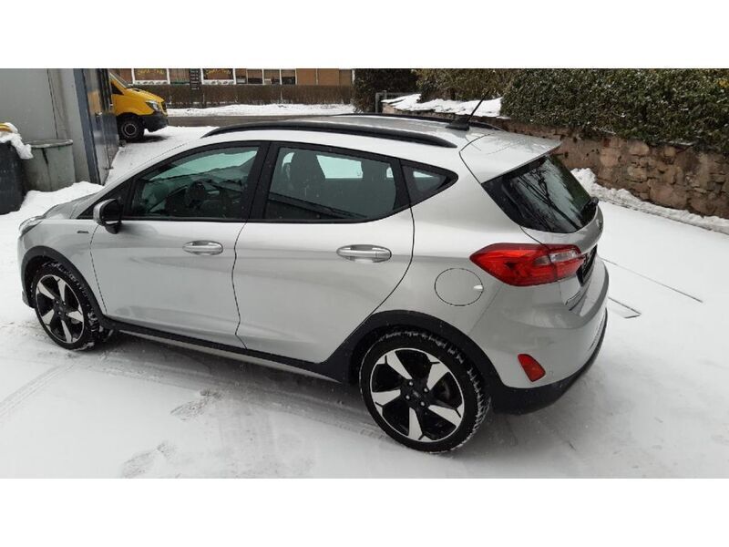 Gebraucht Ford Fiesta 125 PS (91 kW) 2020 Polarsilber metallic (metallic) Kleinwagen