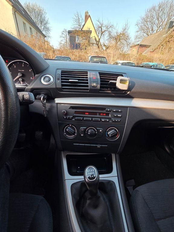 Gebraucht BMW 116 116 PS (85 kW) 2009 Schwarz Kleinwagen