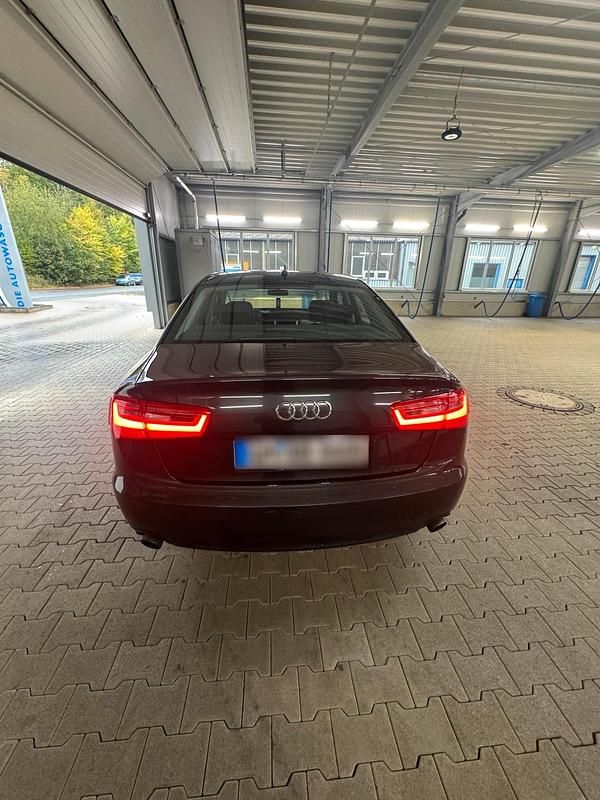 Gebraucht Audi A6 179 PS (131 kW) 2012 Schwarz Limousine
