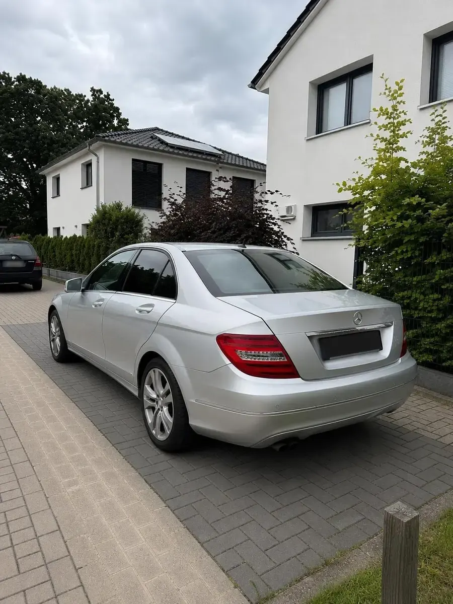 Gebraucht Mercedes C200 136 PS (100 kW) 2012 Silber Limousine