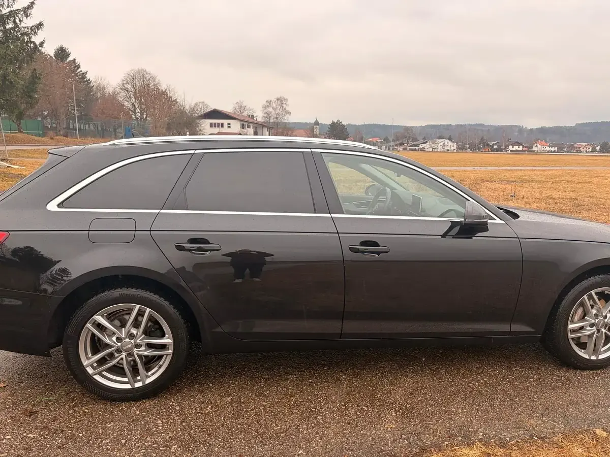 Gebraucht Audi A4 Comfort 190 PS (139 kW) 2017 Schwarz Kombi