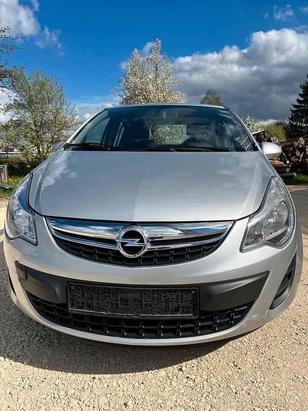 Gebraucht Opel Corsa 95 PS (69 kW) 2013 Silber Kleinwagen