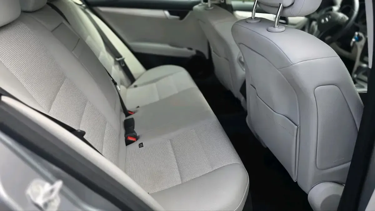 Gebraucht Mercedes C220 170 PS (125 kW) 2011 Grau Kombi