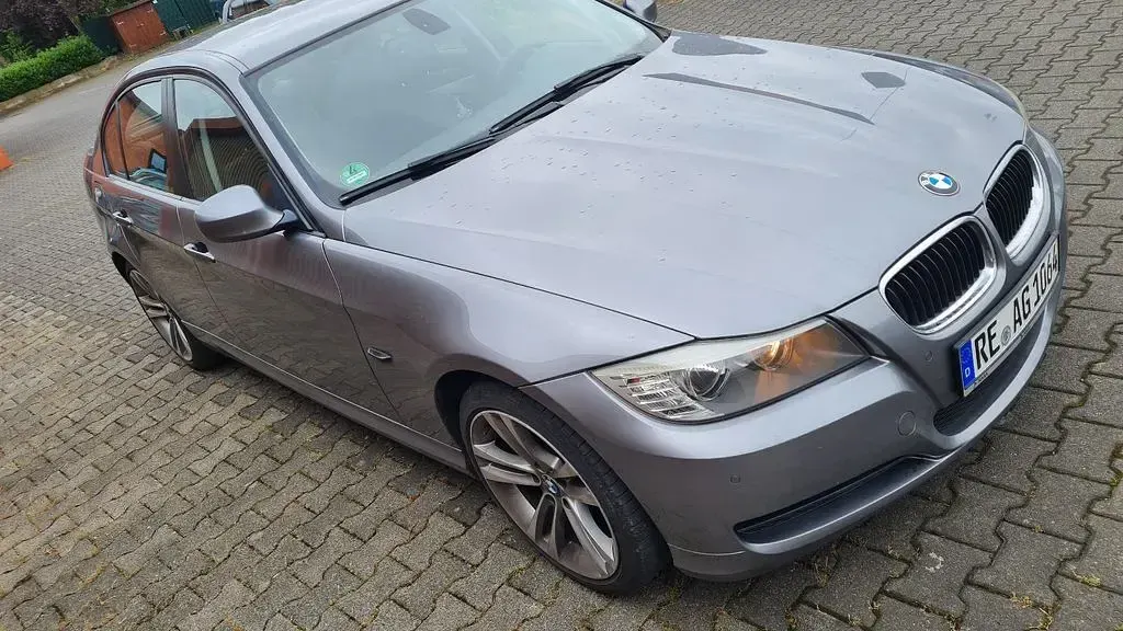 Gebraucht BMW 316 116 PS (85 kW) 2010 Grau Limousine