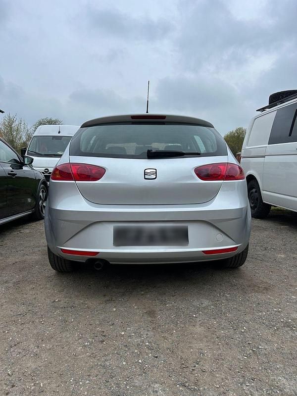 Usata Seat Leon 86 CV (63 kW) 2012 Argento Berlina