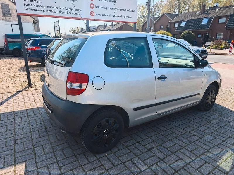 Gebraucht VW Fox 54 PS (39 kW) 2010 Silber Kleinwagen