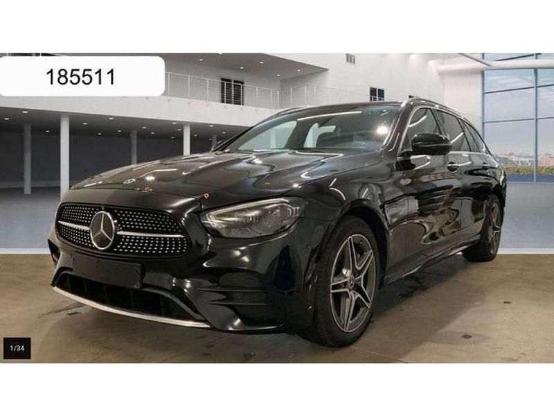 Obsidianschwarz (metallic) Gebraucht 2020 Mercedes E300 AMG Kombi | 29.950 € (Fairer Preis) - Bild 1/4