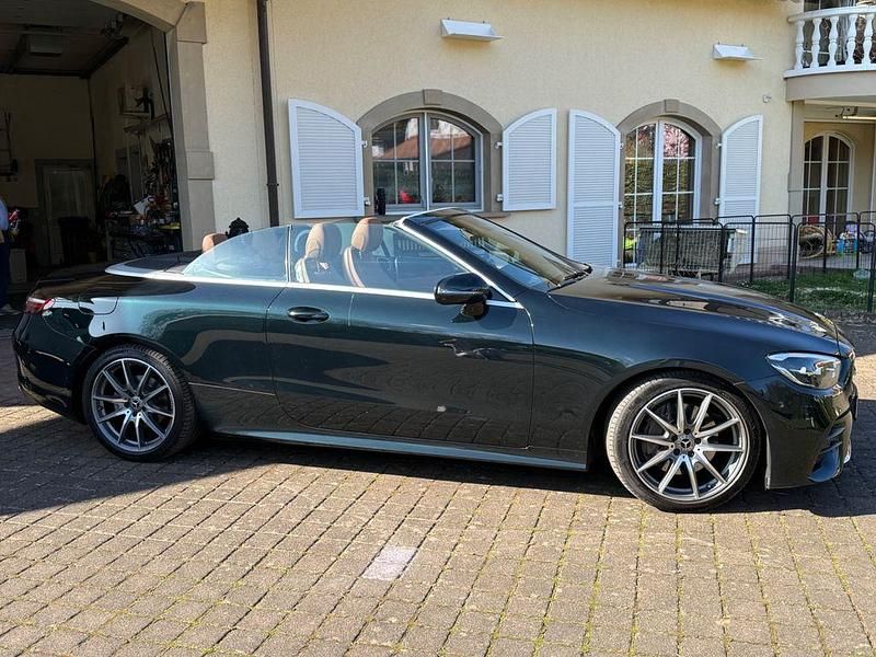 Grün Gebraucht 2021 Mercedes E200 Cabrio | 45.000 € (Teuer) - Bild 1/4