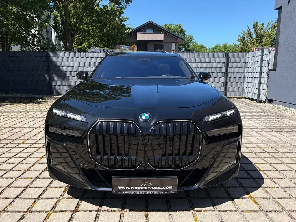 Gebraucht BMW 740 M Sport 300 PS (220 kW) 2025 Schwarz Limousine