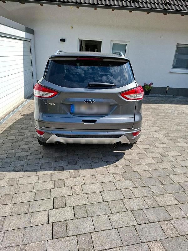Gebraucht Ford Kuga Individual 182 PS (133 kW) 2014 Grau SUV