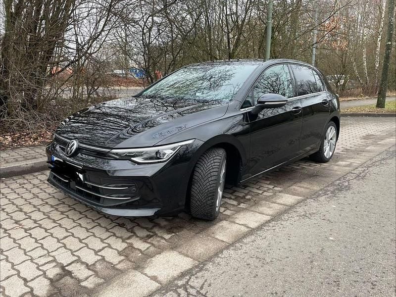 Gebraucht VW Golf VIII Style 150 PS (110 kW) 2025 Schwarz Limousine
