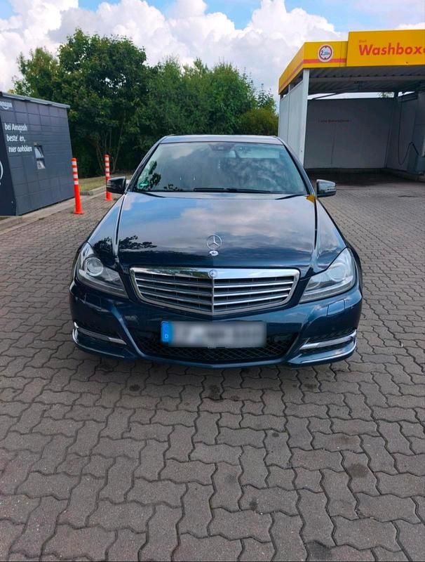 Gebraucht Mercedes C350 306 PS (225 kW) 2013 Blau Limousine