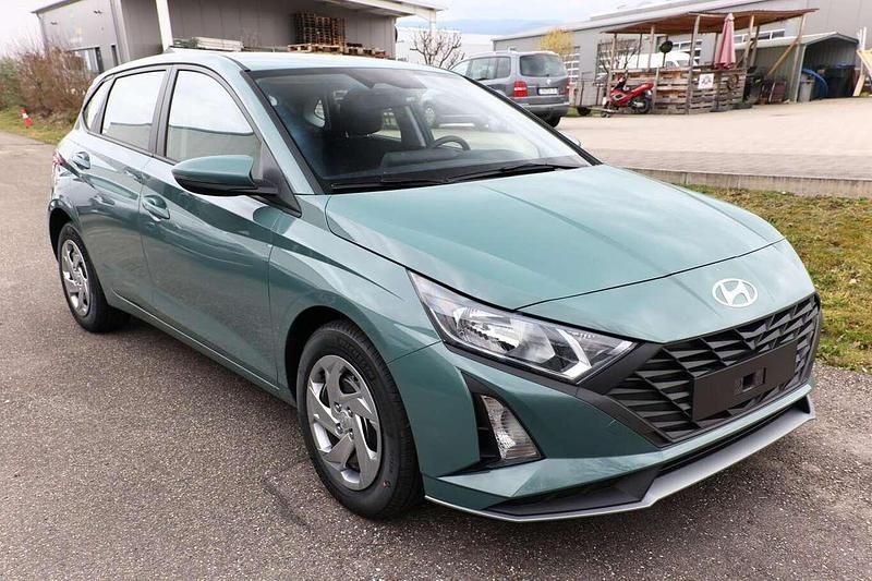 Mangrove green mineraleffekt Neu 2025 Hyundai i20 Select Kleinwagen | 18.638 € (Guter Preis) - Bild 1/4