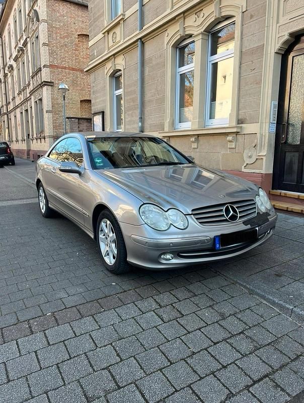 Andere außenfarben Gebraucht 2004 Mercedes 200 Limousine | 5.150 € - Bild 1/4
