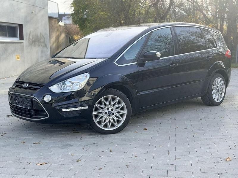 Schwarz Gebraucht 2013 Ford S-MAX Titanium Van / Kleinbus | 6.990 € (Superpreis) - Bild 1/4