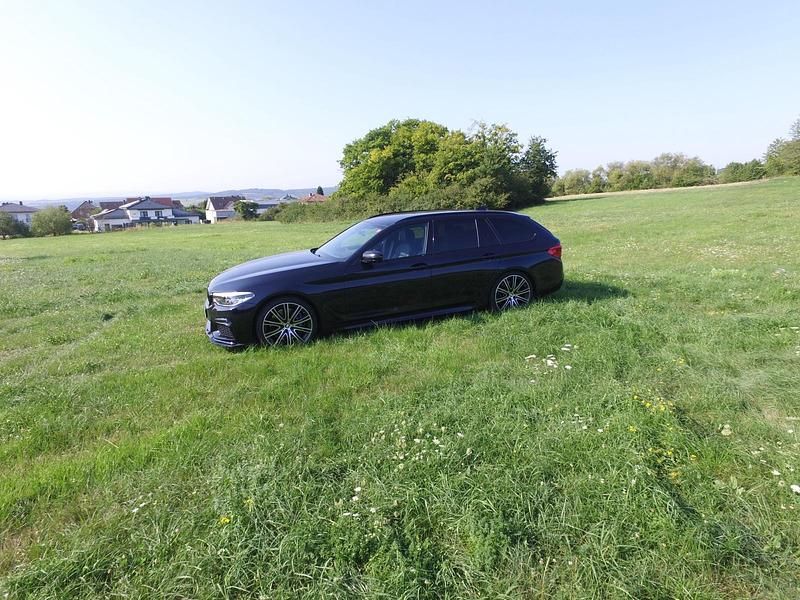 Schwarz Gebraucht 2019 BMW M550 Limousine | 29.500 € (Superpreis) - Bild 1/4