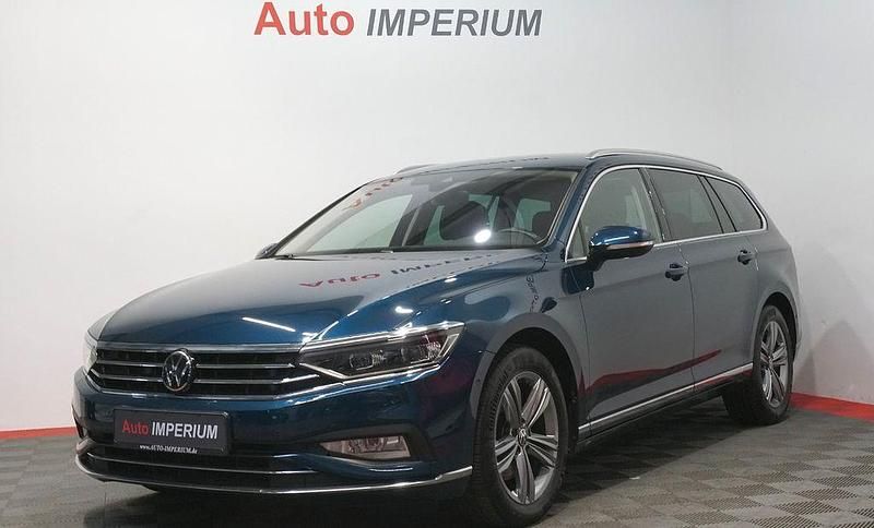 Blau Gebraucht 2022 VW Passat Elegance Kombi | 27.790 € (Fairer Preis) - Bild 1/4