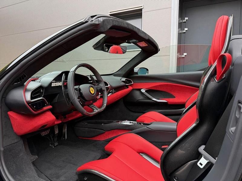 Neu Ferrari 296 829 PS (609 kW) 2025 Schwarz Cabrio