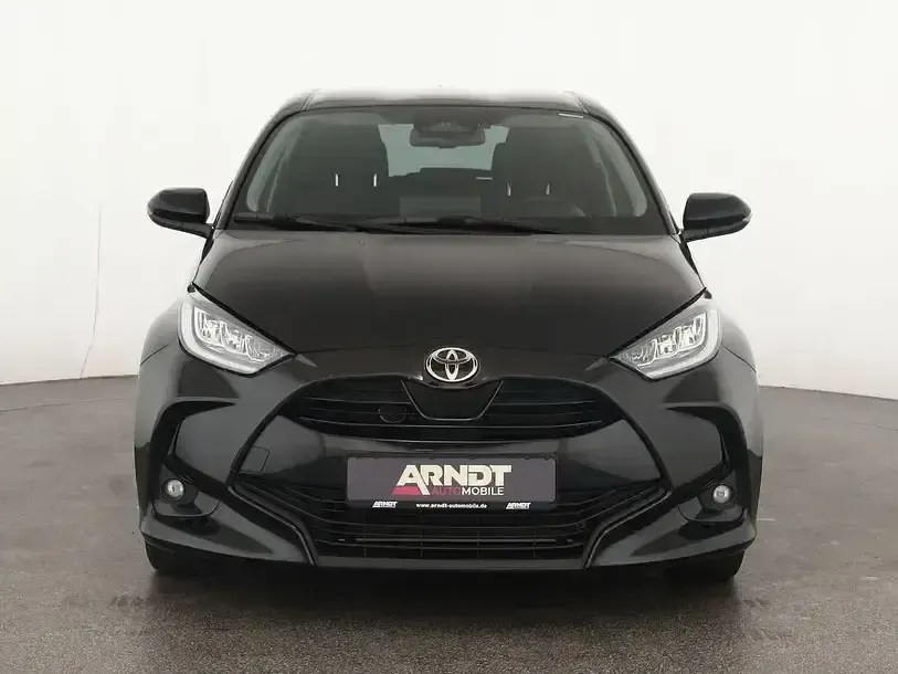 Gebraucht Toyota Yaris Hybrid 116 PS (85 kW) 2025 Mysticschwarz Limousine