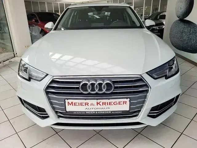 Gebraucht Audi A4 S-Line 209 PS (153 kW) 2018 Gletscherweiss Kombi