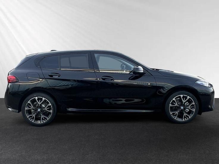 Gebraucht BMW 120 M Sport 170 PS (125 kW) 2025 Saphirschwarz metallic Kleinwagen