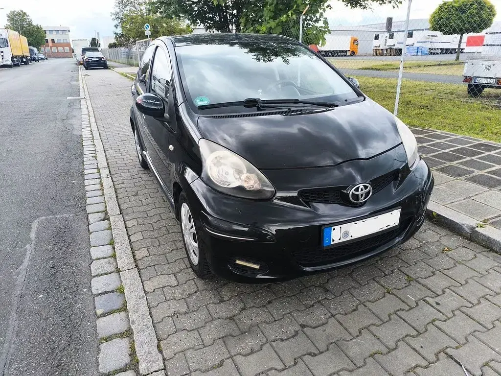 Gebraucht Toyota Aygo Cool 68 PS (50 kW) 2010 Schwarz Kleinwagen