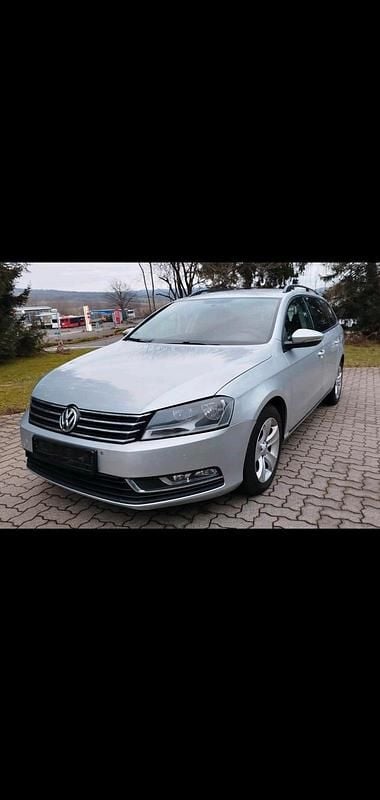 Silber Gebraucht 2012 VW Passat Kombi | 6.500 € (Superpreis) - Bild 1/4