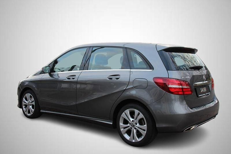 Gebraucht Mercedes B200 Edition 156 PS (114 kW) 2018 Grau Van / Kleinbus
