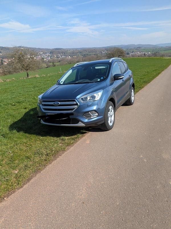 Gebraucht Ford Kuga 179 PS (131 kW) 2019 Blau SUV